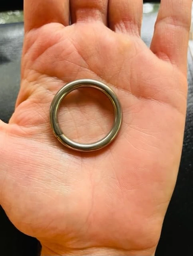 Alt view image 3 of 4 - Stainless Steel 316 Round Ring Welded 5/32" x 1" (4mm x 25mm) Marine Grade O - Ring (10) anillo Redondo