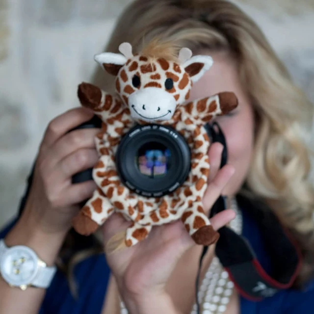 Alt view image 2 of 3 - Giraffe Hugger GIR001
