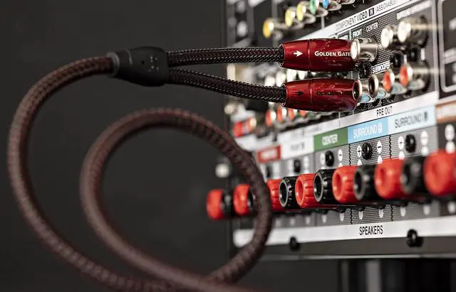 Alt view image 4 of 4 - Golden Gate Turntable RCA > RCA Turntable Cable + Ground Wire - 1.5M