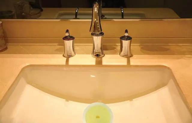 Alt view image 5 of 7 - V-TOP Bathtub Drain Plug 2 Pack, 6 inches Large Silicone Tub Stopper Hair Stopper Flat Suction Cover for Kitchen Bathroom and Laundry (Yellow Transparent)