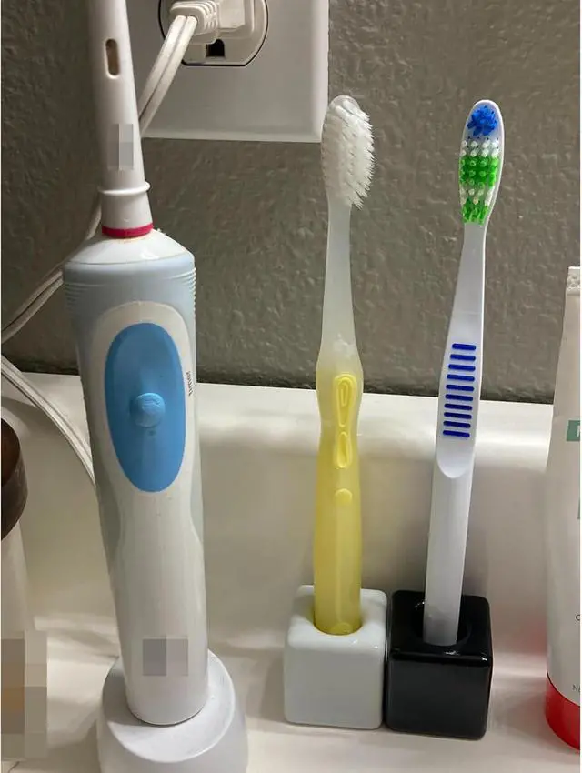 Alt view image 5 of 6 - 2 Pack Ceramic Toothbrush Holders, Black & White