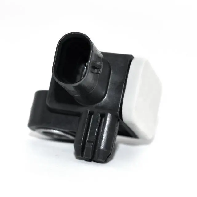 Alt view image 6 of 7 - Collision sensor 56054085AA general cargo