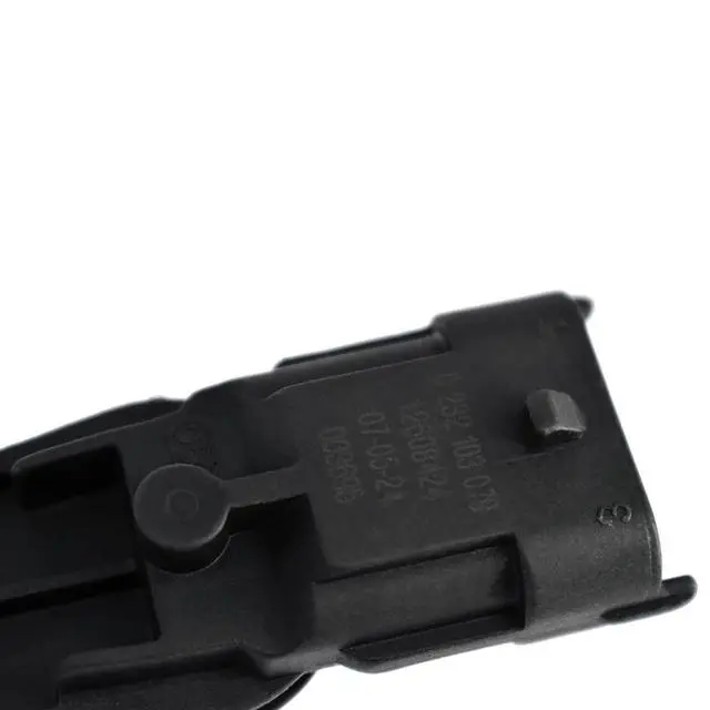 Alt view image 6 of 7 - Camshaft Position Sensor 12608424 General Cargo
