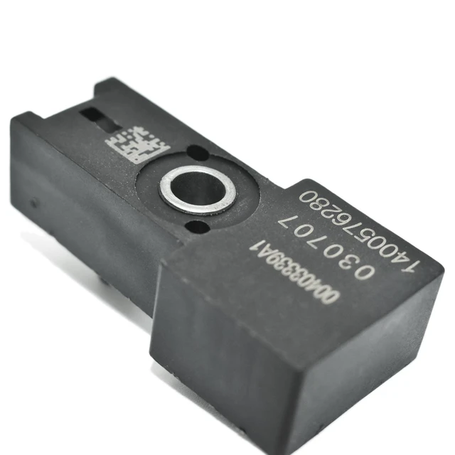 Alt view image 4 of 7 - Collision sensor 00403339A1 General cargo