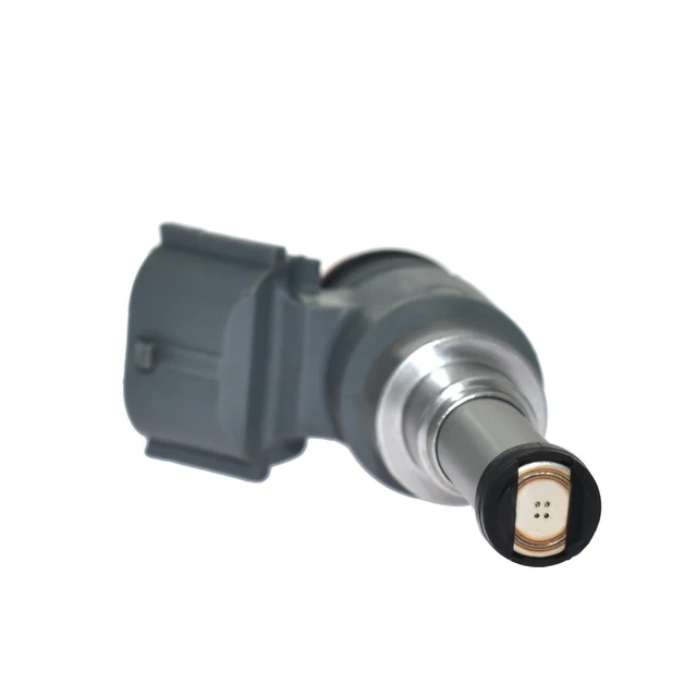 Alt view image 2 of 7 - Fuel injector 8GC-137610000