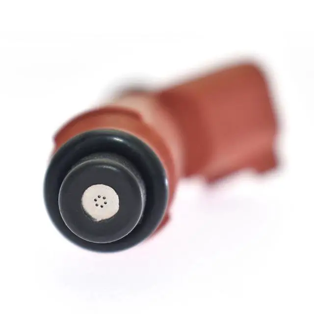 Alt view image 4 of 7 - Fuel injector 9470229 General cargo