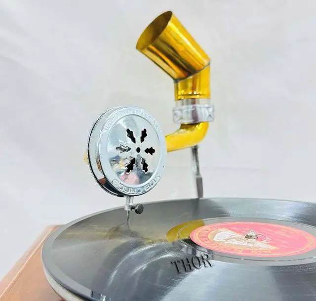 Alt view image 4 of 6 - Antique-Looking Replica Gramophone Vintage Gramophone Record Player, Wooden Base with Floral Carvings, Gold Horn Speaker (37X37X70 CM)