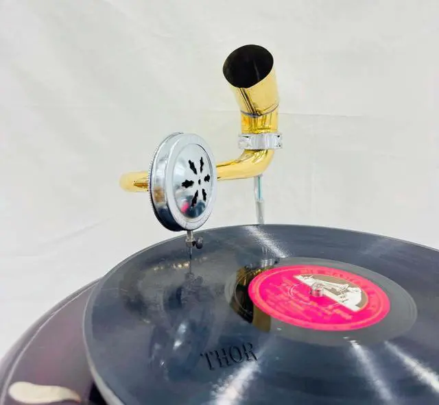 Alt view image 4 of 6 - Antique-Looking Replica Gramophone Vintage Gramophone Record Player, Wooden Base with Floral Carvings, Gold Horn Speaker (38X38X68 CM)
