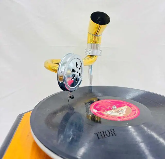 Alt view image 3 of 7 - Antique-Looking Replica Gramophone Vintage Gramophone Record Player, Wooden Base with Floral Carvings, Gold Horn Speaker (32X75X37 CM)