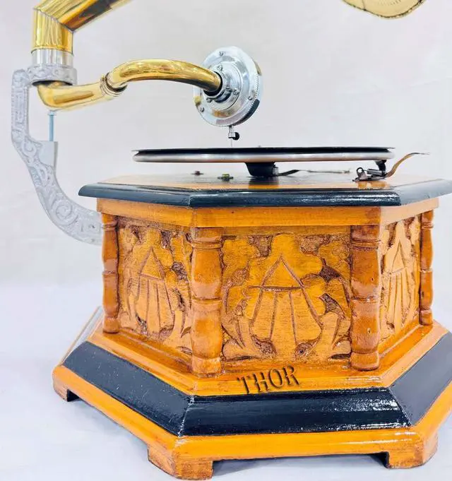 Alt view image 5 of 7 - Antique-Looking Replica Gramophone Vintage Gramophone Record Player, Wooden Base with Floral Carvings, Gold Horn Speaker (32X75X37 CM)