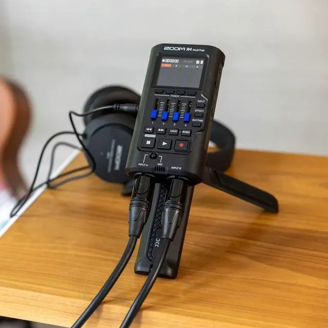 Alt view image 3 of 7 - Zoom R4 MultiTrak 32-Bit Float Recorder with 128GB Ultra UHS-I microSDXC Memory Card and Pistol Grip Tabletop Tripod