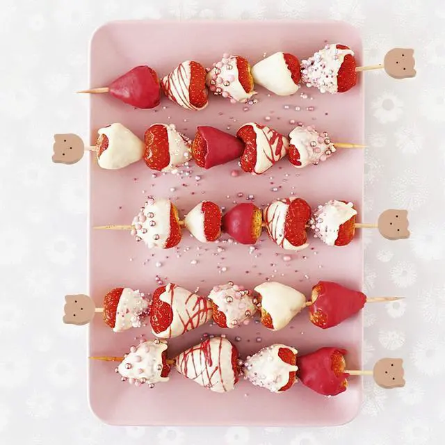 Alt view image 4 of 7 - 200 Pcs Bamboo Cocktail Picks 4.7 Inch Bear Face Cocktail Sticks Food Picks Garnish Sticks Decorative Toothpicks for Appetizers, Fruits, Dessert, Baby Shower, Birthday Wedding, Party Supplies