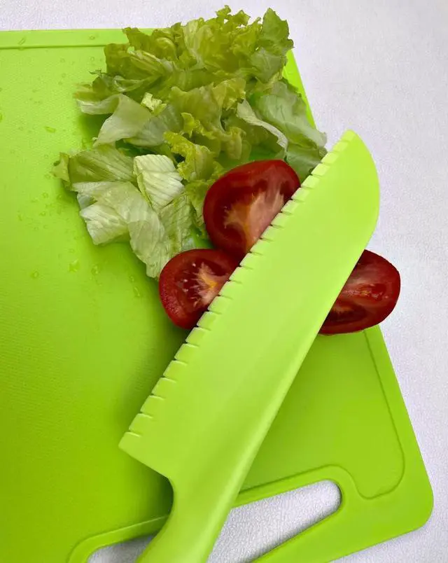 Alt view image 5 of 7 - jawbush Professional Lettuce Knife, 11" Serrated Salad Cutter for Veggies, Fruit, Bread, Cake, Salad, Plastic Kitchen Nylon Knife for Cooking and Cutting to Prevent Turning Brown, Green