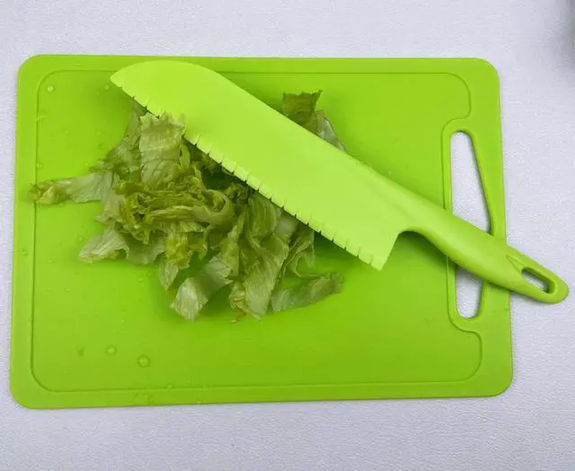 Alt view image 7 of 7 - jawbush Professional Lettuce Knife, 11" Serrated Salad Cutter for Veggies, Fruit, Bread, Cake, Salad, Plastic Kitchen Nylon Knife for Cooking and Cutting to Prevent Turning Brown, Green