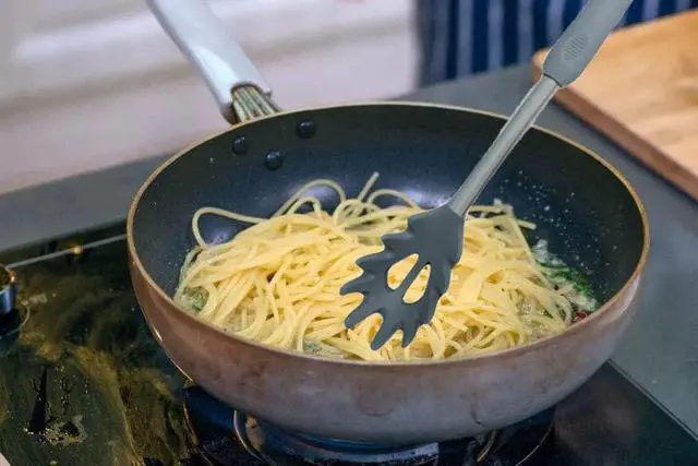 Alt view image 4 of 4 - Silicone Pasta Fork, Spaghetti Server, Professional Pasta Server Spoon Heat Resistant Noodle Spoon, Spaghetti Strainer Best Cooking Tools