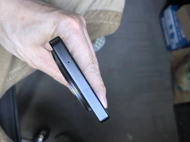 Alt view image 5 of 6 - SHARP AQUOS R9 pro 5G (12G/512G) 6.7-inch 5G mobile phone