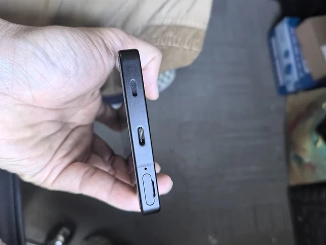 Alt view image 4 of 6 - SHARP AQUOS R9 pro 5G (12G/512G) 6.7-inch 5G mobile phone