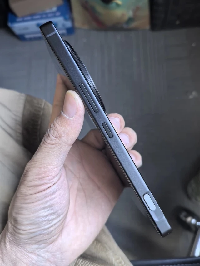 Alt view image 3 of 6 - SHARP AQUOS R9 pro 5G (12G/512G) 6.7-inch 5G mobile phone