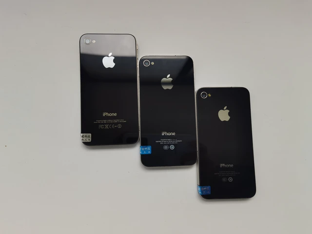 Alt view image 7 of 7 - Apple iPhone 4 16GB GSM World Phone (Carrier Unlocked)