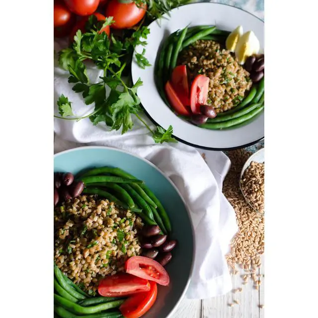 Alt view image 2 of 5 - Bob's Red Mill Organic Farro Grain 24 oz