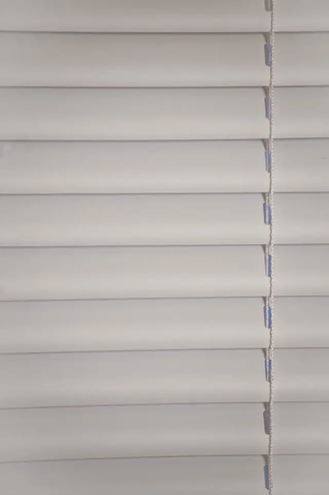 Alt view image 2 of 3 - Mainstays 1" Cordless Vinyl Light Filtering Mini Blinds, 1-Piece, White, 32" W x 64" L