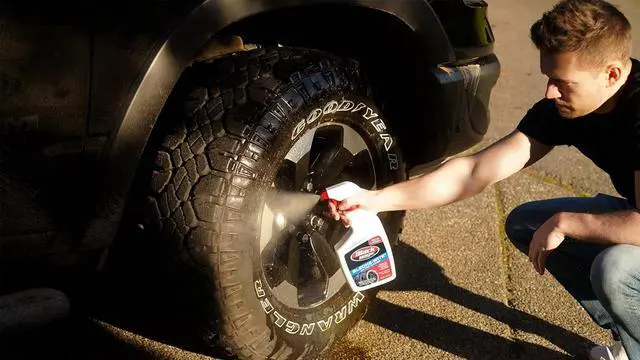 Alt view image 4 of 4 - Black Magic Bleche-Wite Tire Cleaner, 32 oz. - 120066