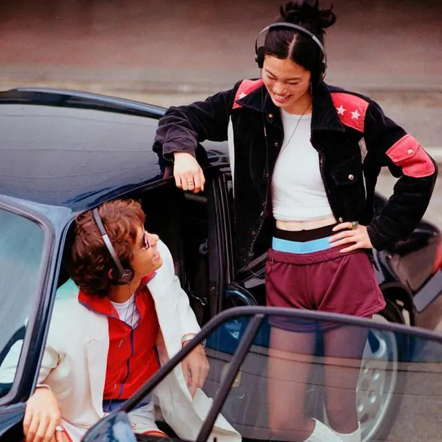 Alt view image 2 of 7 - Gadhouse Wesley Wired On-Ear Headphones with Microphone 40mm Dynamic Drivers, Retro 80s Style Headphones for Music & Calls, Lightweight PU Leather Headband, Includes USB-C & 6.35mm Adapters, 105g