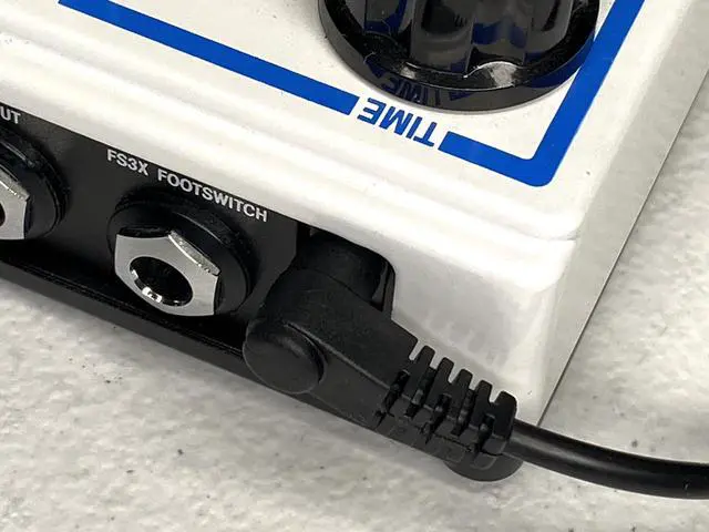 Alt view image 5 of 7 - (5) Pack 3 Foot Right Angle DC Power 5.5mm x 2.1mm Patch Cables Wire Male to Male