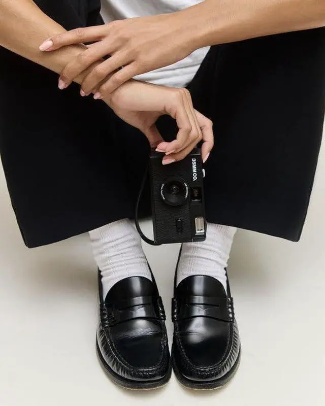 Alt view image 5 of 6 - 35mm Reusable Film Camera with Flash, Compatible with All 35mm Film, Analog Point & Shoot with Manual Advance & Rewind, Perfect for Travel, Beginners & Everyday Nostalgia - Charcoal