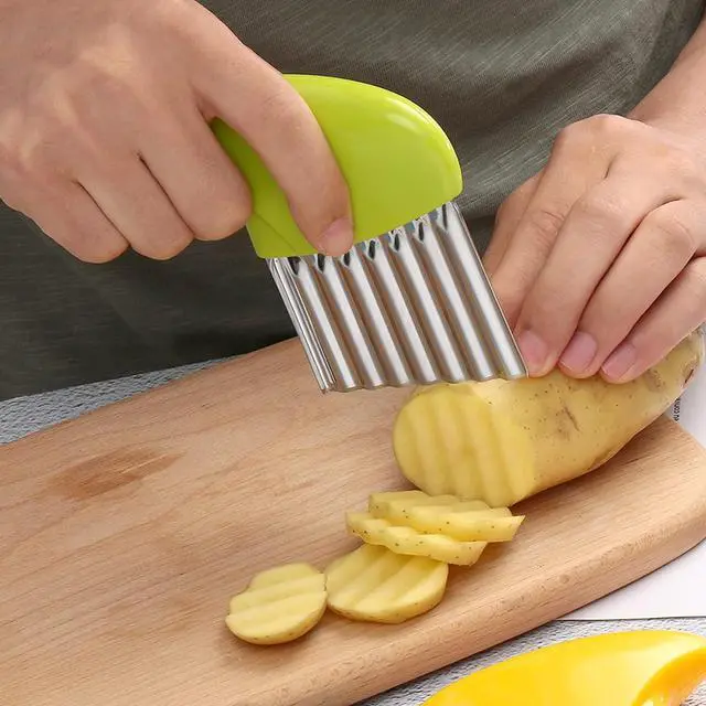 Alt view image 4 of 5 - Luomorgo Stainless Steel Potato Crinkle Cutter Carrot Wavy Knife French Fry Slicer Vegetable Wavy Chopper, Green