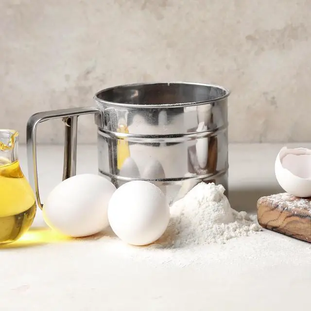 Alt view image 4 of 6 - Rondauno Flour Sifter for Baking, Crank Sifter for Powdered Sugar Duster