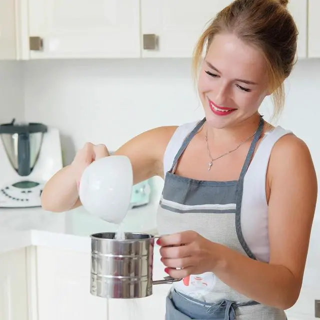 Alt view image 5 of 6 - Rondauno Flour Sifter for Baking, Crank Sifter for Powdered Sugar Duster