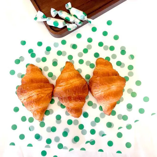 Alt view image 5 of 7 - 150pcs Green Gold Wax Paper, Food Picnic Paper, Greaseproof Paper,Waterproof Dry Hamburger Paper Liners Wrapping Tissue for Plastic Food Basket (Green/Gold Dot)