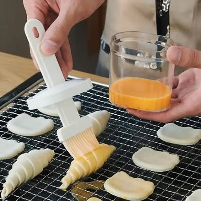 Alt view image 2 of 6 - 1 Piece Oil Bottles with Brush Kitchen Oil Bottle Brush Sauce Bottle Brush Barbecue Brush(White)