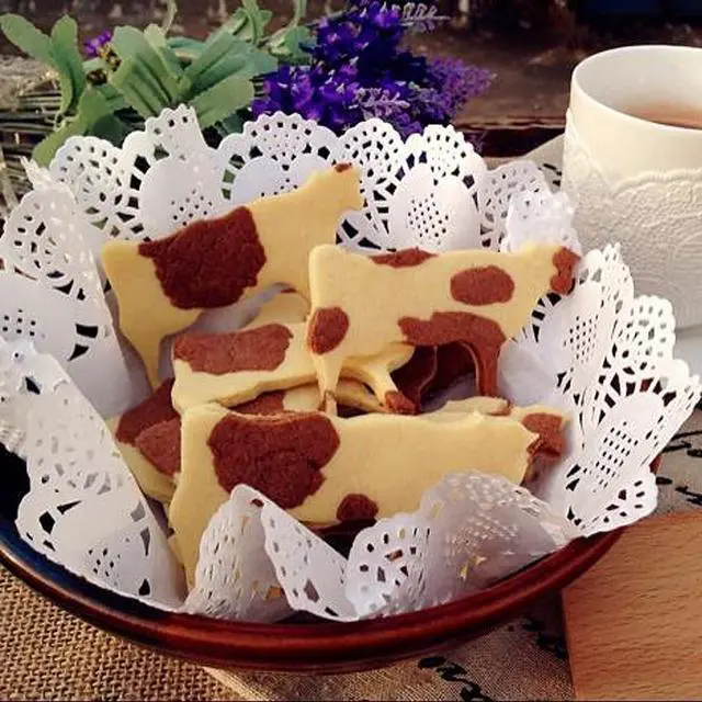 Alt view image 4 of 5 - 10 PCS Farm Cookie Cutter Set with Recipe Booklet Rooster Cow Pig Lamb Horse Barn and Tractor Cow Face Milk Bottle Bull head