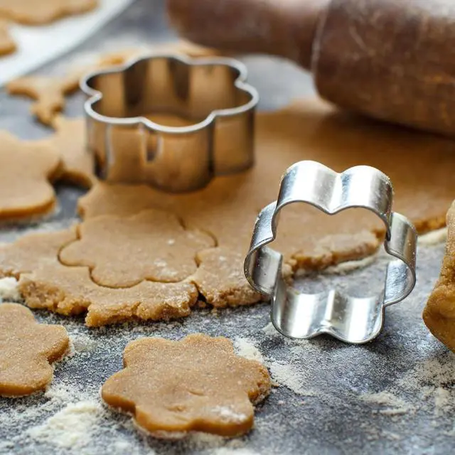 Alt view image 5 of 7 - FUSOTO 6PCS Flower Cookie Cutter Set, 3 Inches Flower Shaped