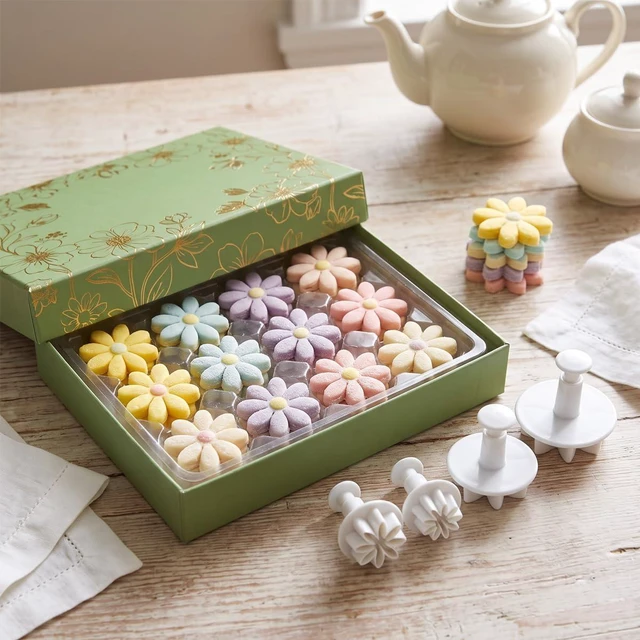 Alt view image 5 of 7 - 4 PCS Daisy Fondant Cutter Flower Cookie Cutters Chrysanthemum Plunger Cutters Cute Dessert Decorating Accessories DIY Summer Cookie Cutters Tools for Biscuits, Sugar Cubes, Chocolate Cake Decoration
