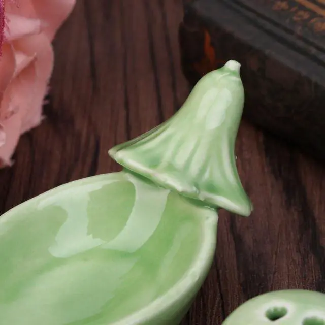 Alt view image 4 of 7 - Seasoning Can Two Peas in Pod Ceramic Salt Pepper Shaker Wedding Party Gifts Set Spice jar Storage Drawer