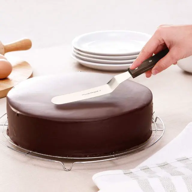 Alt view image 5 of 6 - Offset Cake Icing Spatula Set of 4, 4"-6"-8"-10"