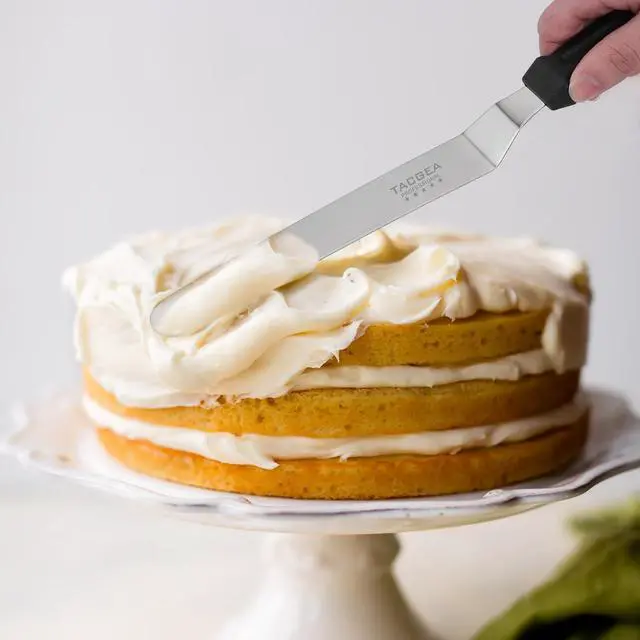 Alt view image 4 of 6 - TACGEA Icing Spatula, Angled Offset Cake Spatula with 6", 8", 10" Stainless Steel Blade Set of 3