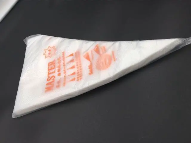 Alt view image 4 of 7 - Pastry Bag - 100 Pieces - KOOTIPS Disposable Cake/Cupcake Decorating Piping Icing Bags Set - 14 12 10 Inch Easy to Grip (M (12 Inch))