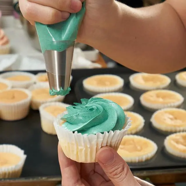 Alt view image 6 of 7 - Kasmoire 8Pcs Large Piping Tips Set,Stainless Steel Icing Tips with 10 Disposable Pastry Bags for Cake Decorating
