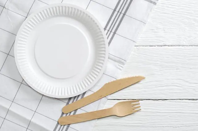 Alt view image 3 of 5 - Perfect Stix 9 inch Paper Plates. Pack of 100 Count Paper Plates. Made In the USA., White