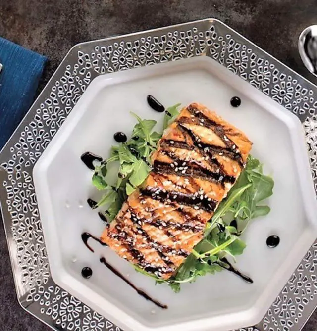 Alt view image 3 of 4 - Lillian Tablesettings 7.5" | Silver Lacetagon | Pack of 10 Plastic Plates, 7.25" (34187)