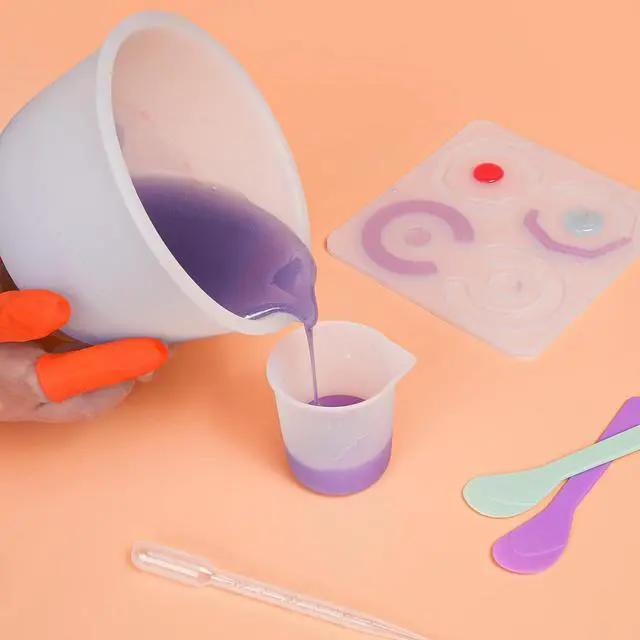 Alt view image 5 of 7 - Silicone Resin Measuring Cups, 600ml with Stir Sticks | Non-Stick Silicone, Easy Peel-Off, for Epoxy Resin, Jewelry Making, Candle & Paint Mixing, Reusable Craft Supplies