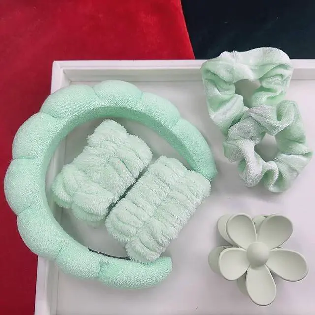 Alt view image 5 of 7 - Spa Headband Set Washing and makeup sponge hair hoop suit bath towel cloth for cleaning the face or bath beam. (Green, Average code)
