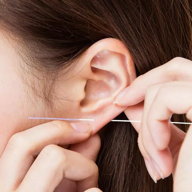 Alt view image 5 of 7 - 180Pcs Disposable Piercing Cleaner Floss Ear Hole Cleaning Tool Aftercare Odor Removal