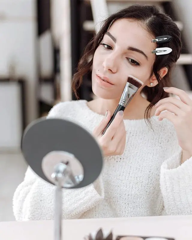 Alt view image 2 of 7 - No Bend Hair Clips - 60 Pcs Creaseless Clips for Sectioning, 2.3in Makeup Styling Clips in 3 Colors | Ideal for makeup styling and hair sectioning. Available in 3 color options.