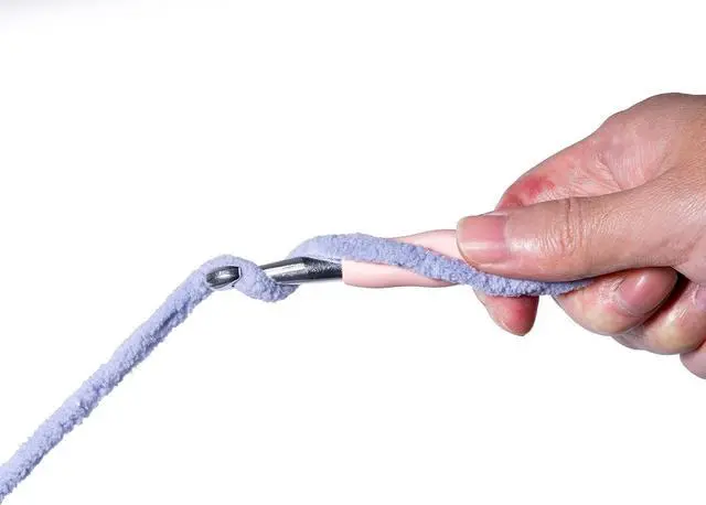 Alt view image 6 of 7 - Ortarco Crochet Hooks Set, Ergonomic Soft Handle for Arthritic Hands, 2.5mm- 8mm 4 Size Knitting Needles for Beginners and Crocheting Yarn (4)