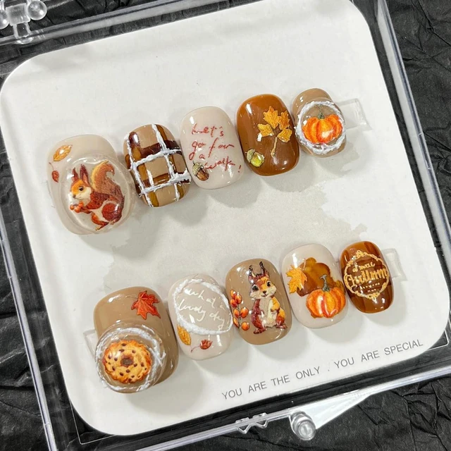 Main image of 10Pcs Thanksgiving Press-On Nails, Short Maple Leaf 3D Cute Squirrel with Pumpkin Design, Full Cover Acrylic False Nails for Women